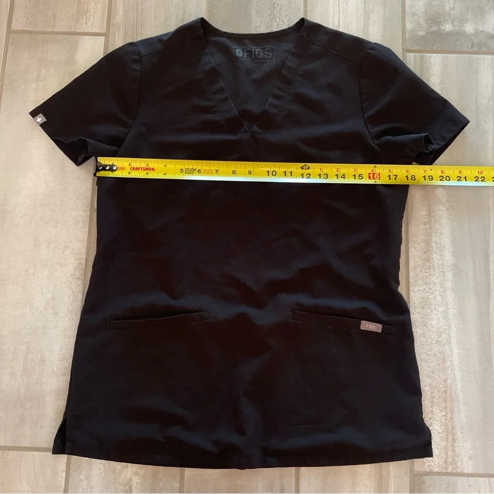 FIGS Black Scrub Set Small Casma Top/Small Kade Cargo Bottoms Pants Women’s - Picture 6 of 16